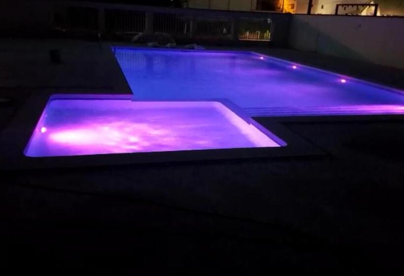 פנסיון Kharisma