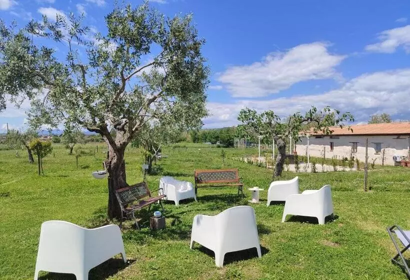 هتل Masseria Fontana Dei Fieri
