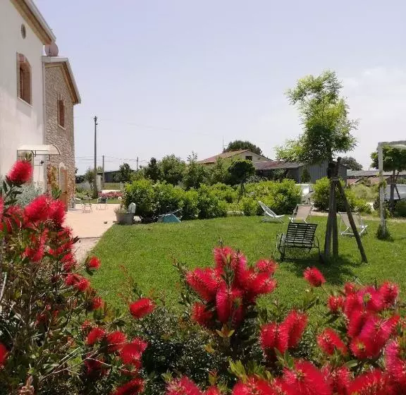 هتل Masseria Fontana Dei Fieri