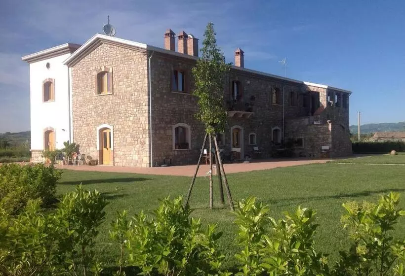 هتل Masseria Fontana Dei Fieri