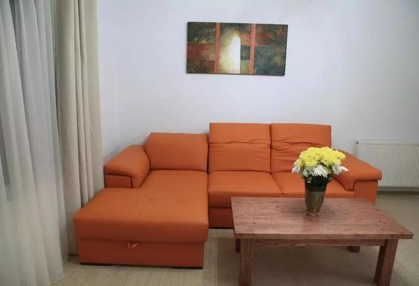 Majatalo La Monitori