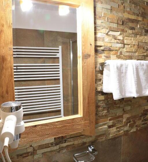 بنسيون La Monitori