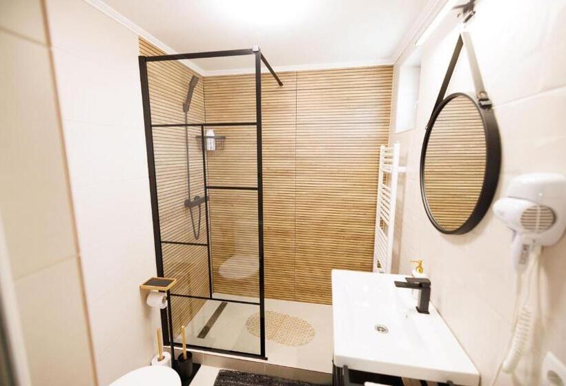 بنسيون Vila Adr