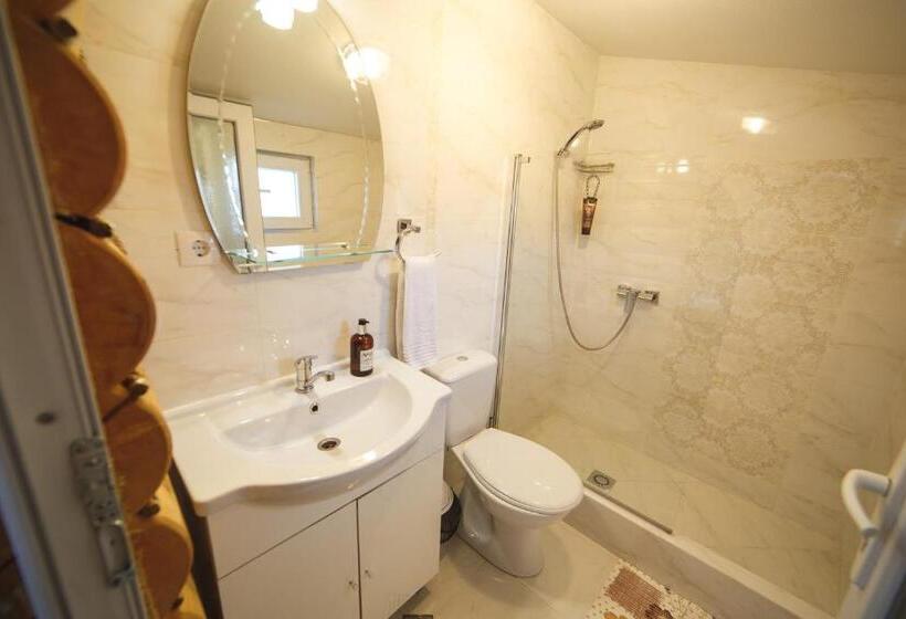 بنسيون Vila Adr