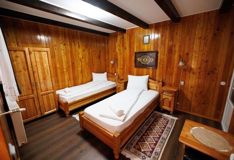 بنسيون Vila Adr