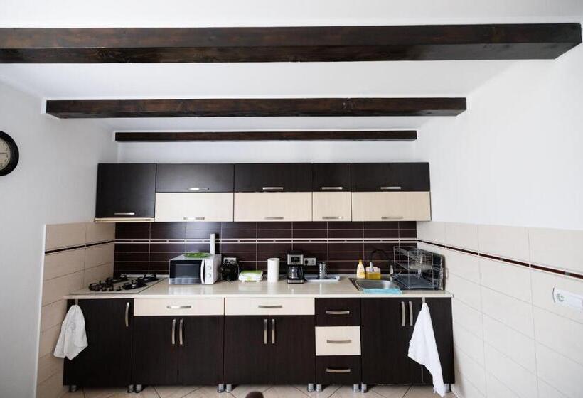 بنسيون Vila Adr