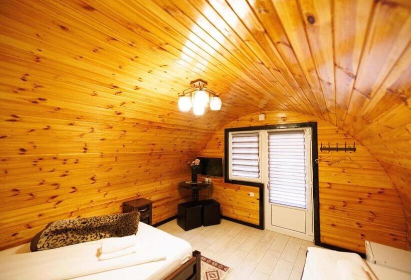 بنسيون Vila Adr