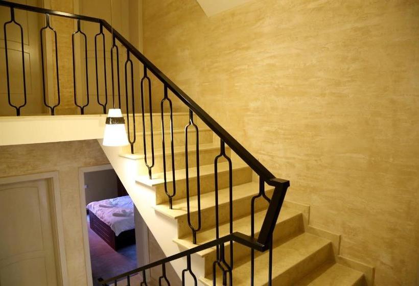 פנסיון Villa Ema