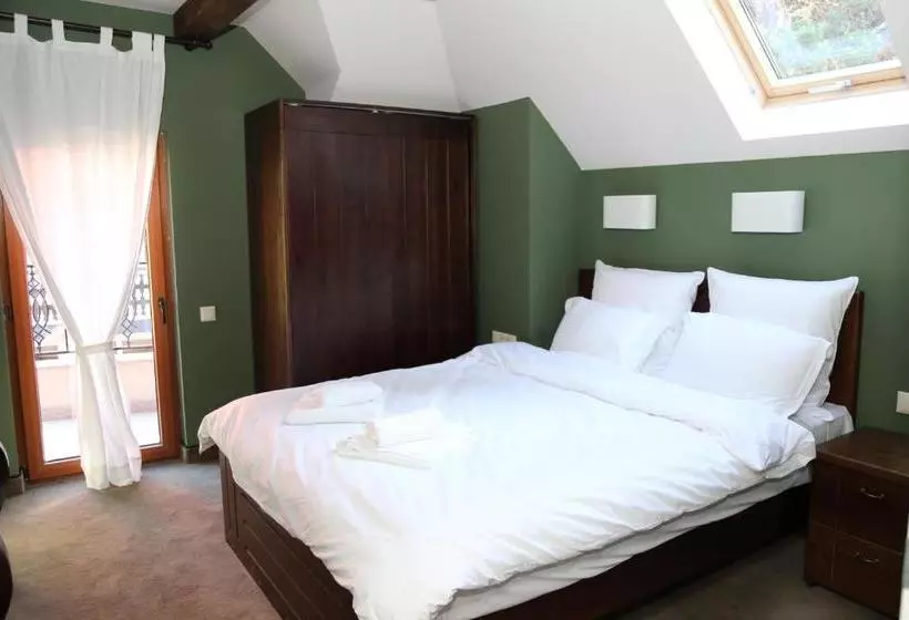 ペンション Villa Ema