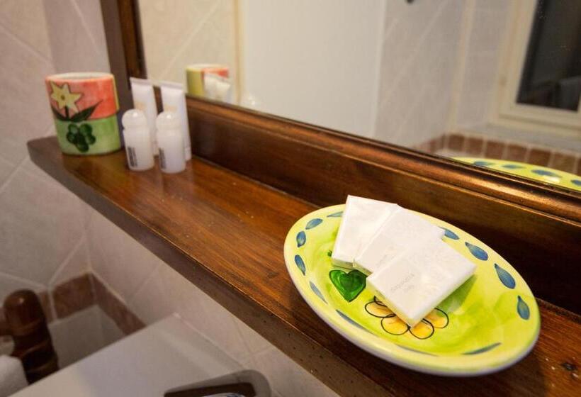 Отель Agriturismo Le Querciole