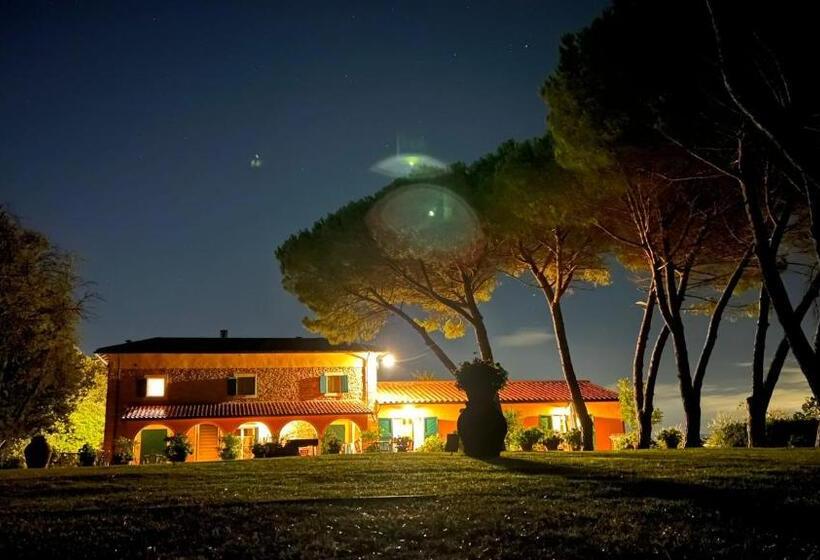 Отель Agriturismo Le Querciole