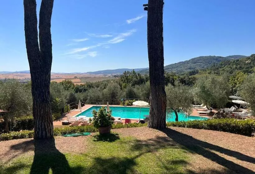 Hotelli Agriturismo Le Querciole