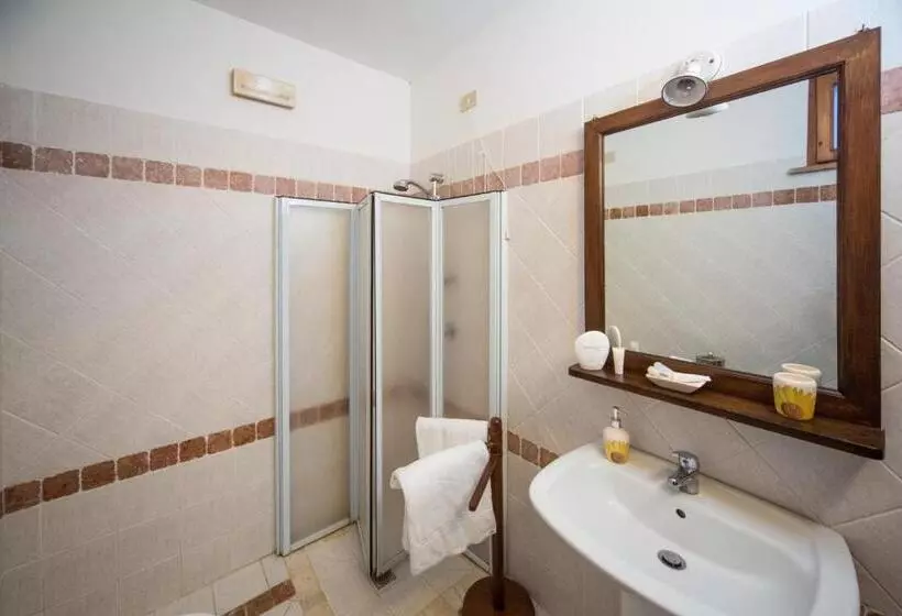 Hotelli Agriturismo Le Querciole