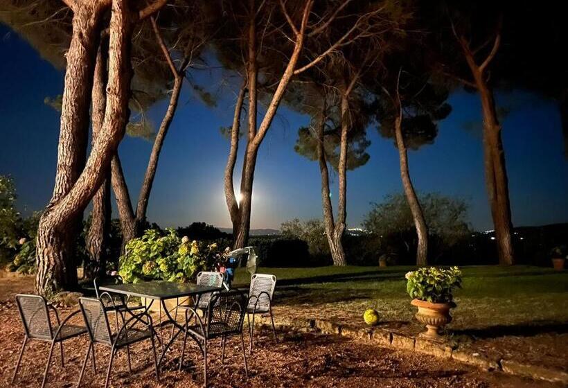 Отель Agriturismo Le Querciole