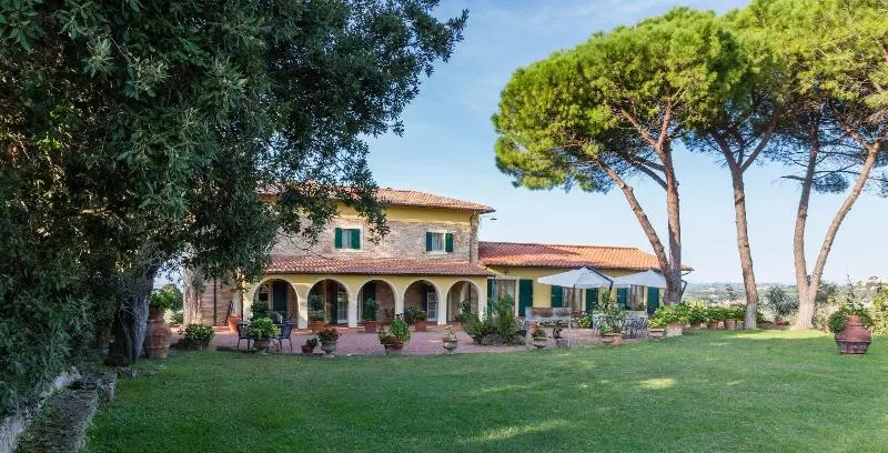 Hotelli Agriturismo Le Querciole