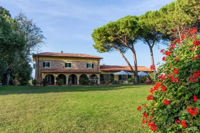 Hotelli Agriturismo Le Querciole
