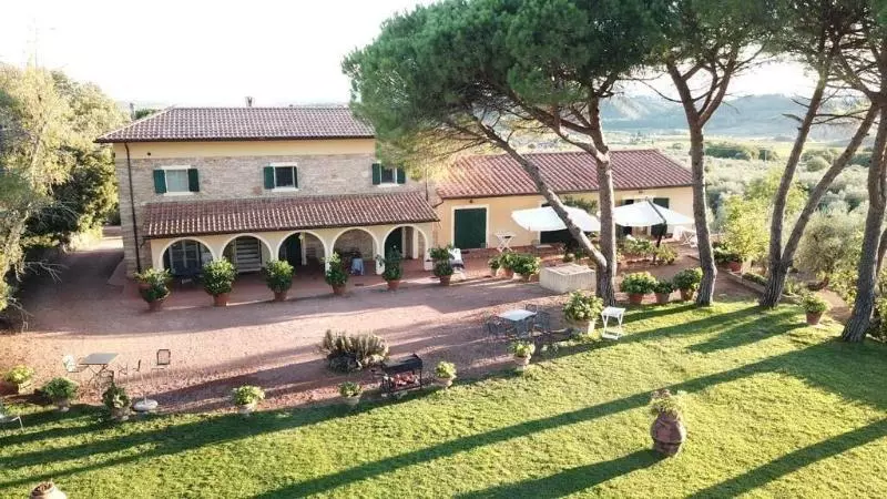 Hotelli Agriturismo Le Querciole