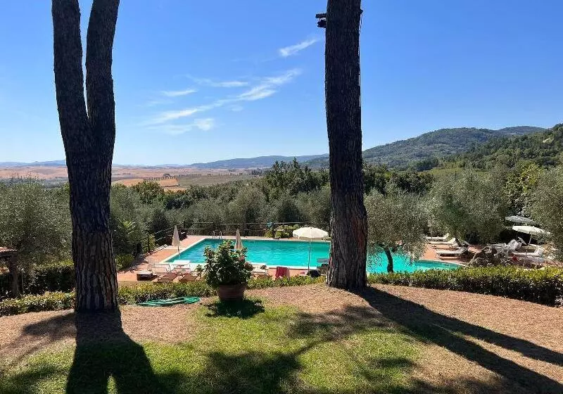 Hotelli Agriturismo Le Querciole