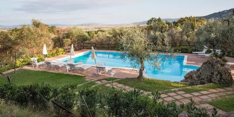 Hotelli Agriturismo Le Querciole