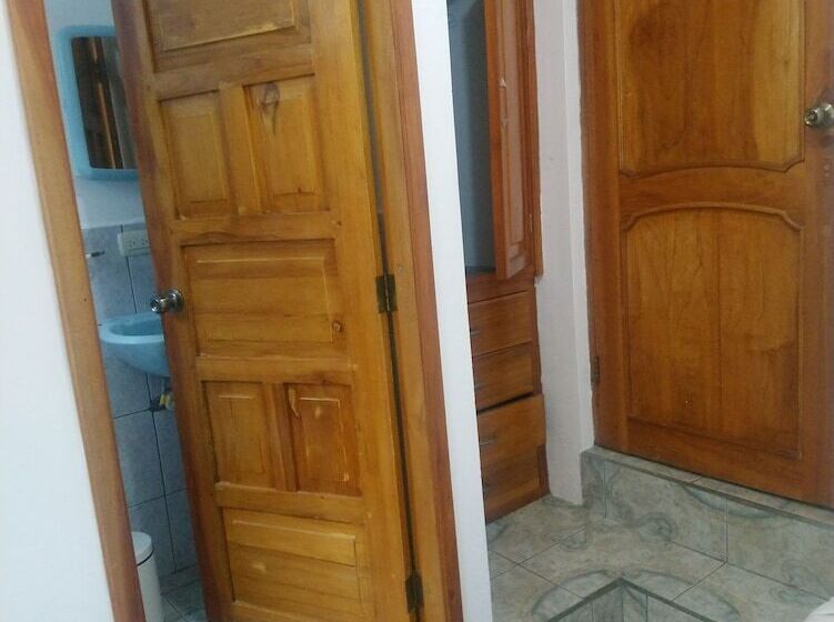 ユースホステル Hostal Terito