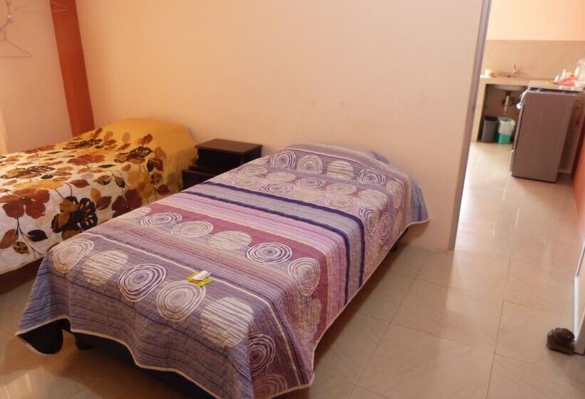 ユースホステル Hostal Terito