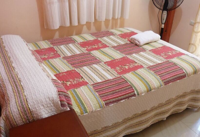 ユースホステル Hostal Terito