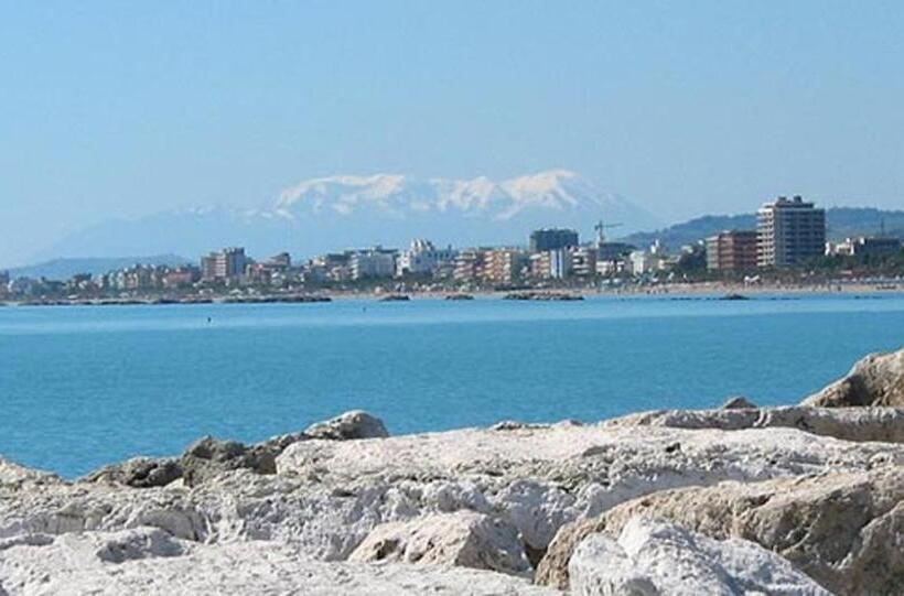 Пансион Acquapazza Restaurant & Room