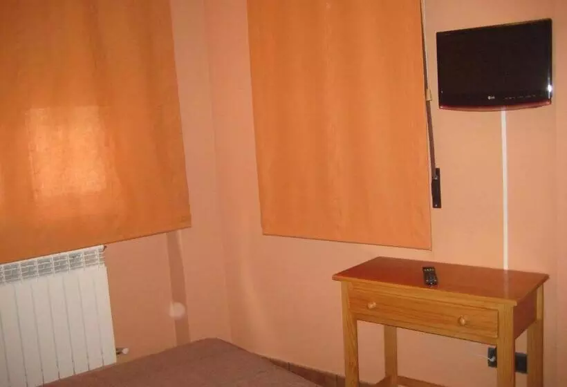 پانسیون Hostal Guarni