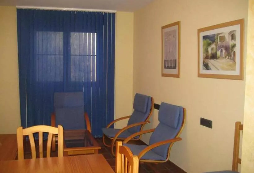 پانسیون Hostal Guarni