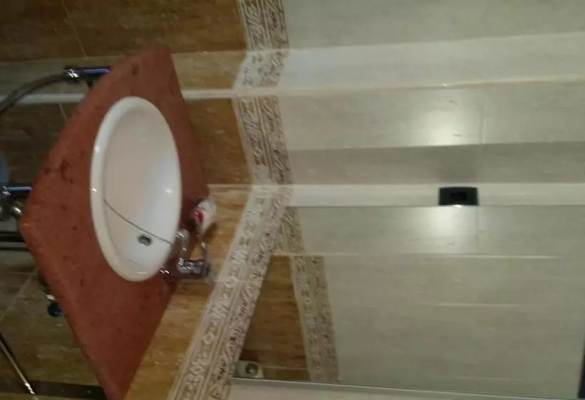 پانسیون Hostal Guarni