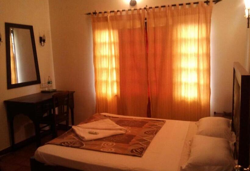 بنسيون Raintree Lodge