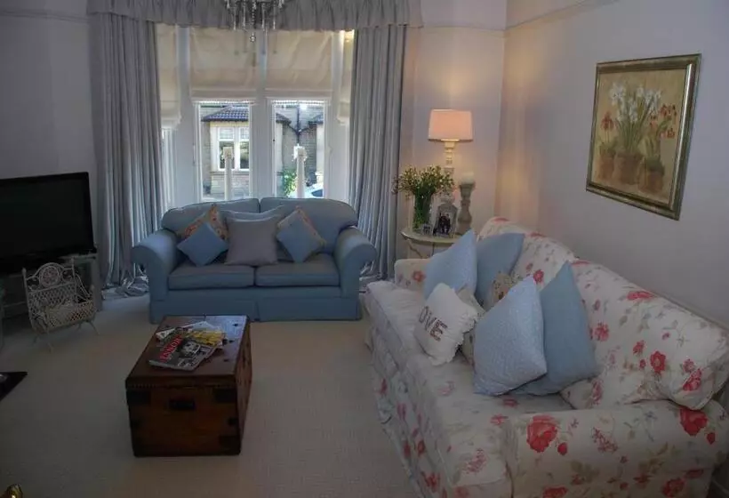 Majatalo Springdale Guest House