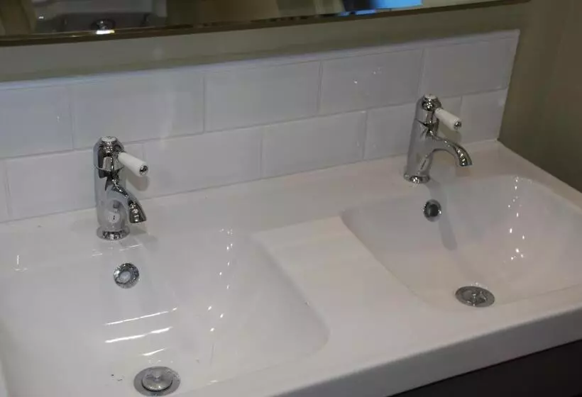 Majatalo Springdale Guest House