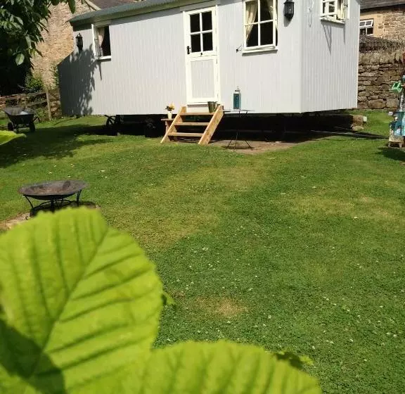 ホテル Posh Huts Farmstay