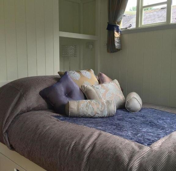 ホテル Posh Huts Farmstay