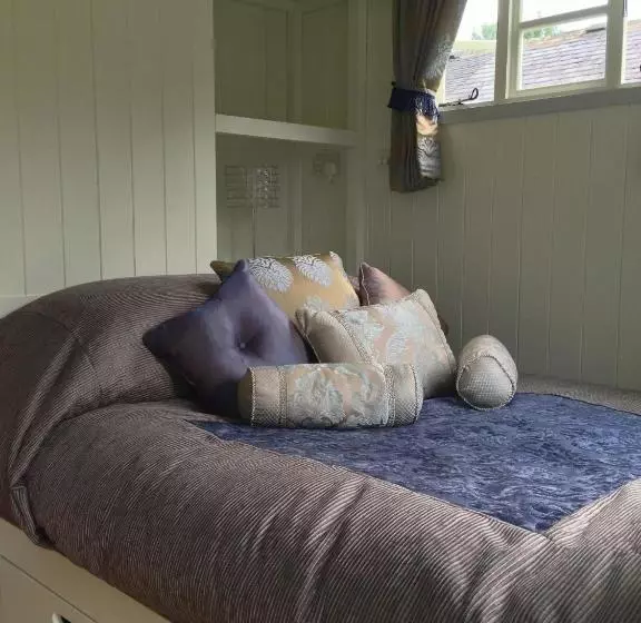 ホテル Posh Huts Farmstay