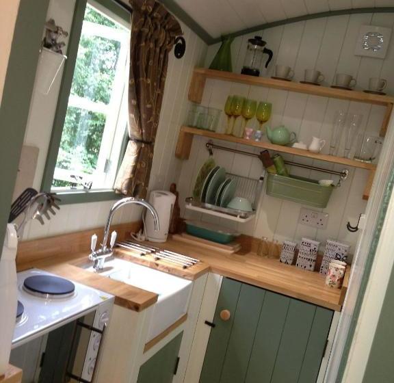 ホテル Posh Huts Farmstay