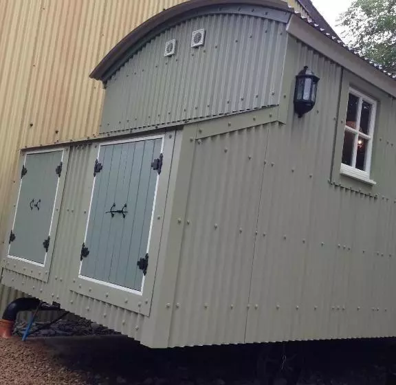 ホテル Posh Huts Farmstay