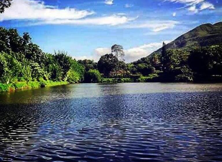 Пансион Camping E Pousada Paiol