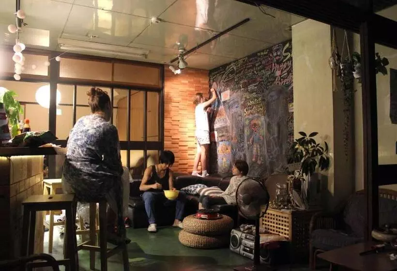 Majatalo Guesthouse Azito