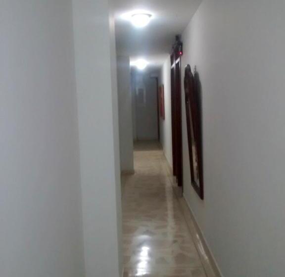 پانسیون Hostal El Recreo