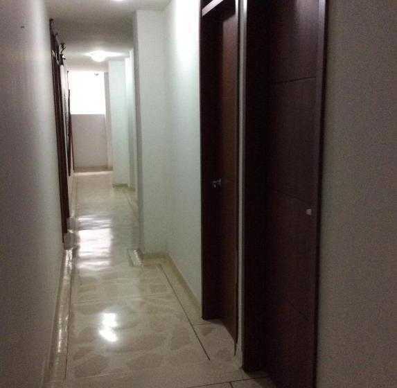 پانسیون Hostal El Recreo