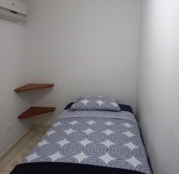 پانسیون Hostal El Recreo