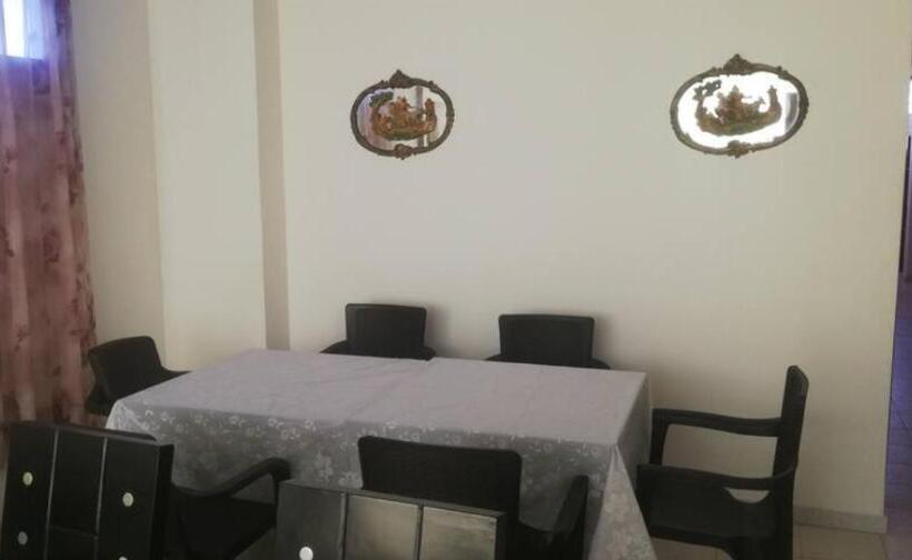 پانسیون Hostal El Recreo