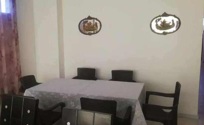 پانسیون Hostal El Recreo