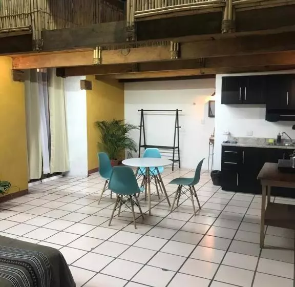 پانسیون Hostal Luz De Luna Nuyoo