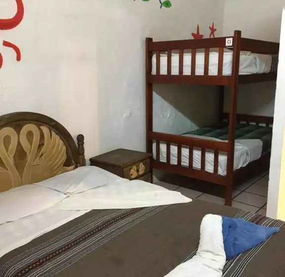 پانسیون Hostal Luz De Luna Nuyoo