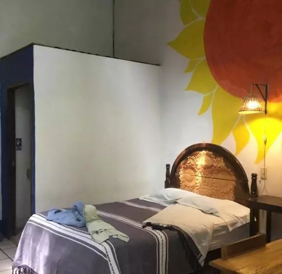 پانسیون Hostal Luz De Luna Nuyoo