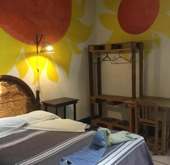 پانسیون Hostal Luz De Luna Nuyoo