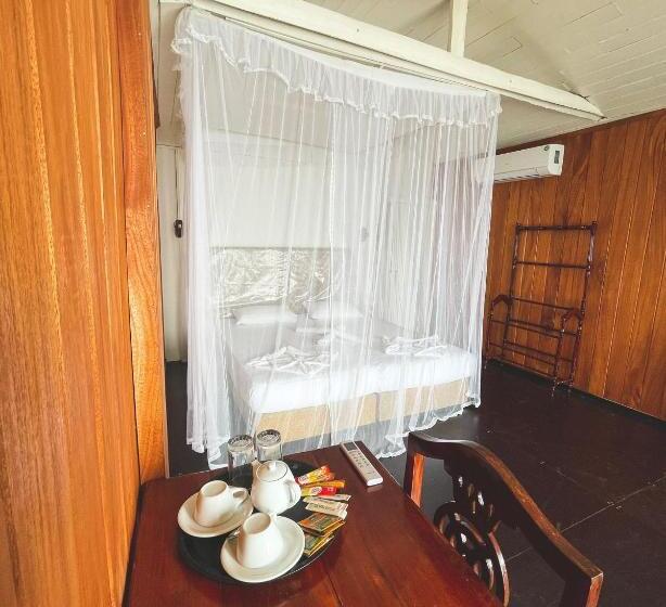 ペンション Why Not Guest House